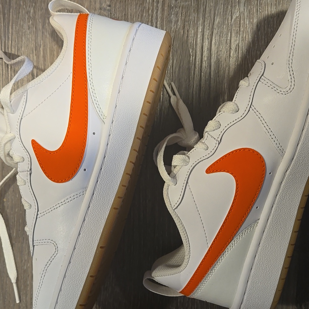 Nike Court Burough Low 2(GS)  Orange Swoosh 6.5 Youth/womens 8 BRAND NEW - Picture 9 of 12